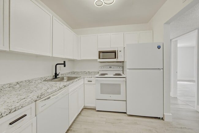 Photo - 13730 SW 90th Ave Unidad 15