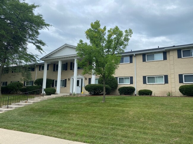 Building Photo - 5022 Sheboygan Apartments