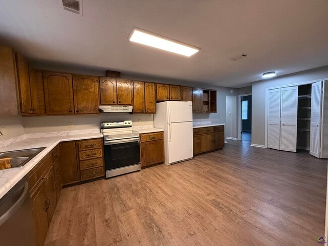 118 S Springs Dr