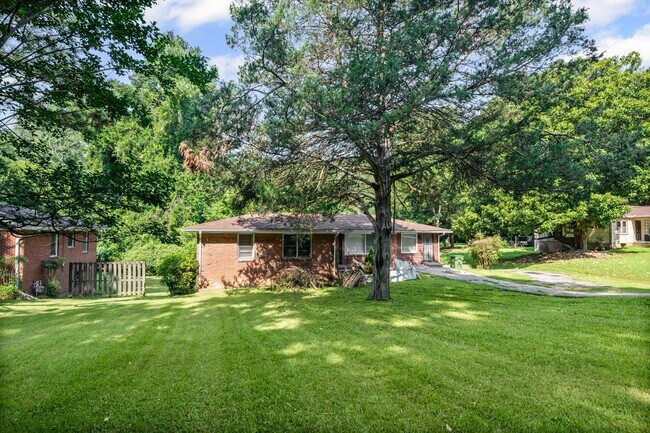 Photo - 2137 Kimberly Rd SW