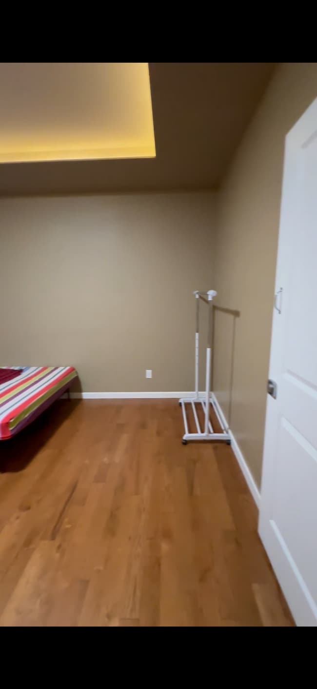 Photo - 1220 S 128th St