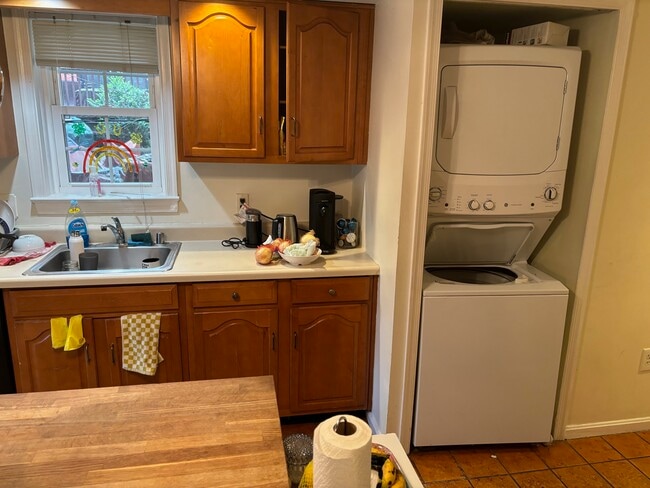 Kitchen/Laundry - 2318 L St NW