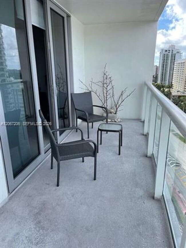 Photo - 5701 Collins Ave