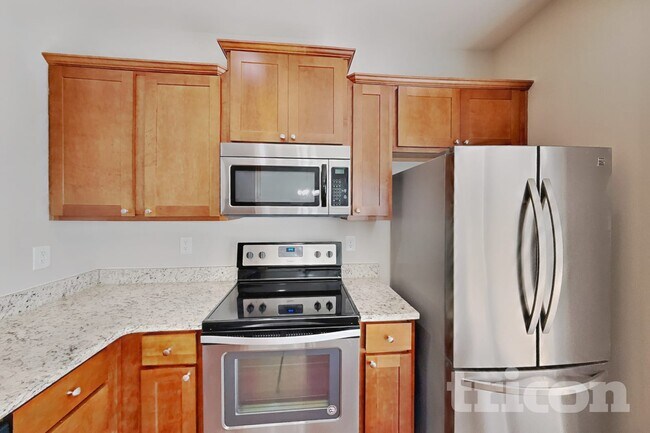 Photo - 305 Woodfern Ct