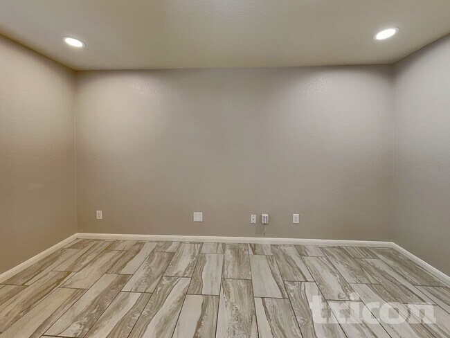 Photo - 6115 Southern Vis