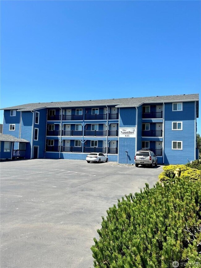835 Ocean Shores Blvd NW