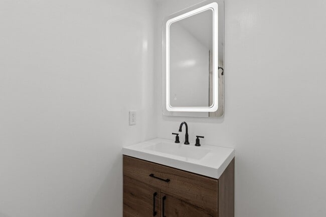 Photo - 6 Roundwood Ln