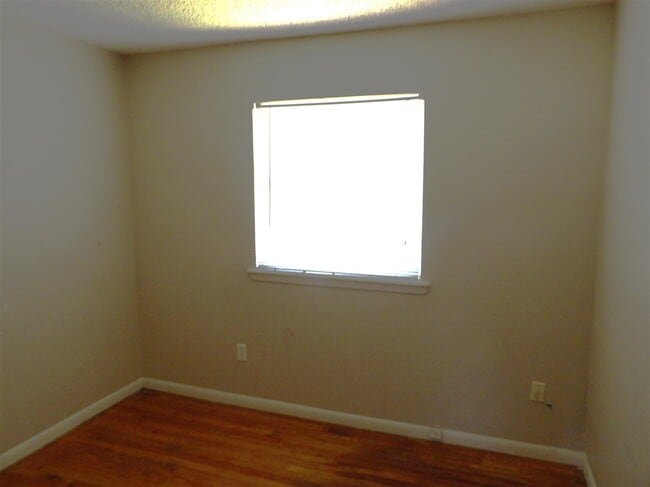 Photo - 5322 NW Elm Ave