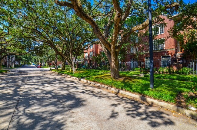Photo - 227 McGowen St