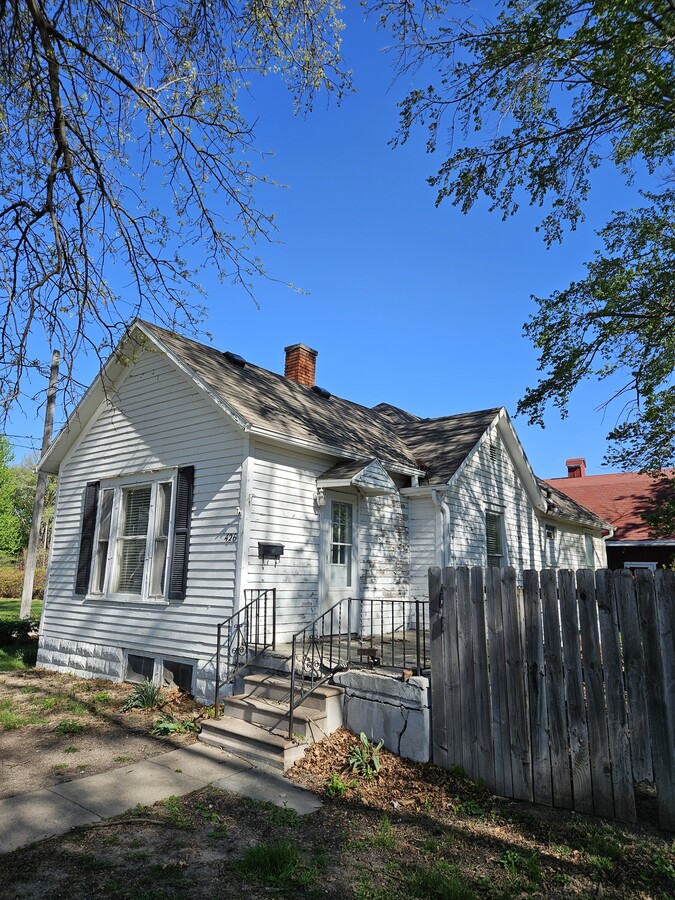 Photo - 426 W 14th St