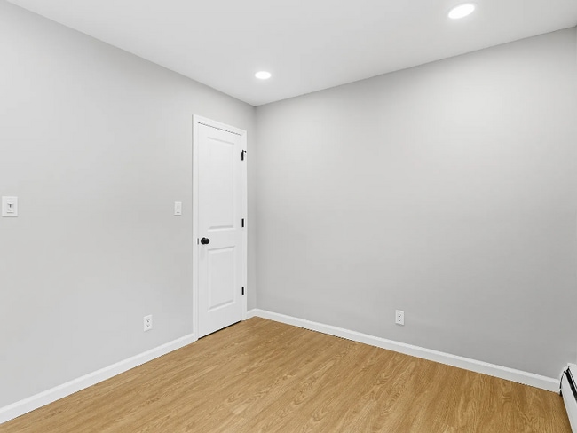 Photo - 38 Dalton Pl Unit 1