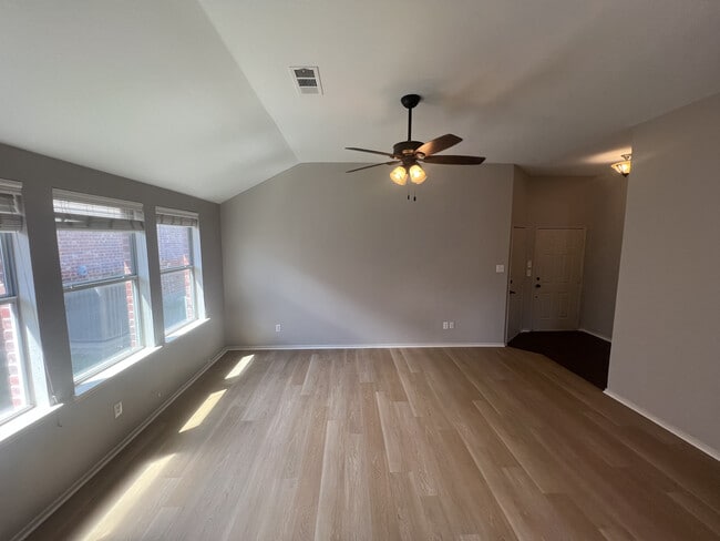 Building Photo - 1704 Morning Dove Rental