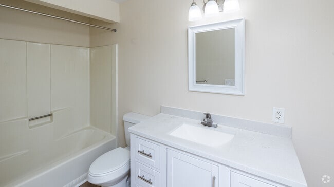 1BR, 1BA - 792SF - A - Bathroom