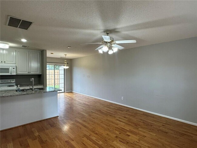 Photo - 2866 Florence Dr