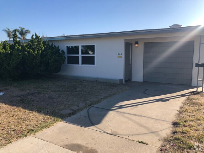 Building Photo - Live 3 Blocks Away From The Ocean!! Rental