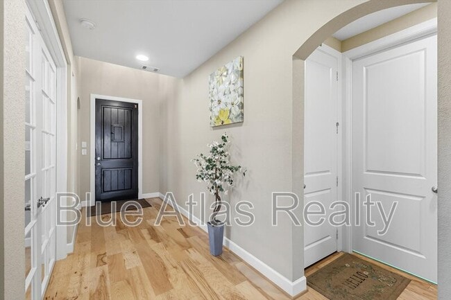 Photo - 4983 Stornoway Dr