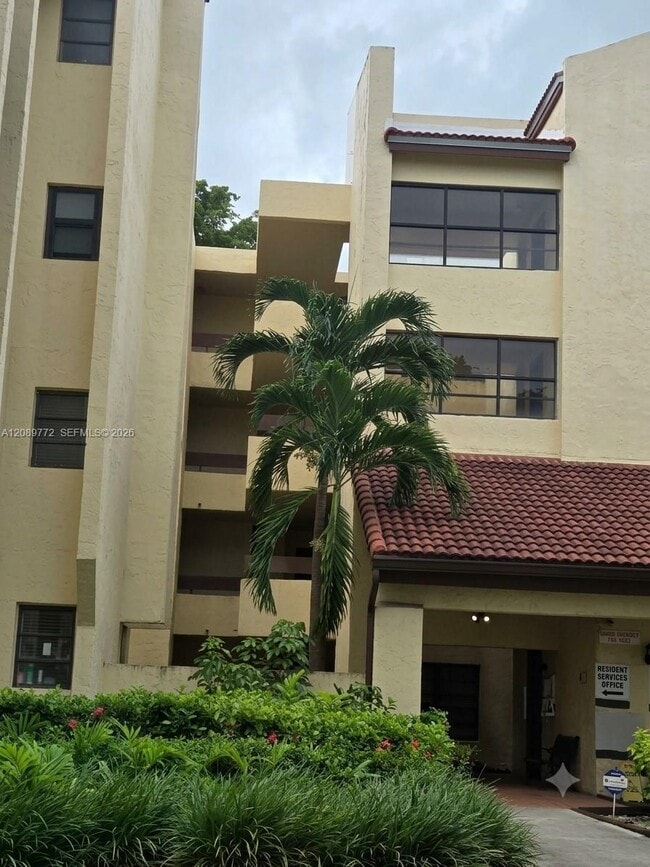 Building Photo - 8820 SW 123rd Ct Unit L102