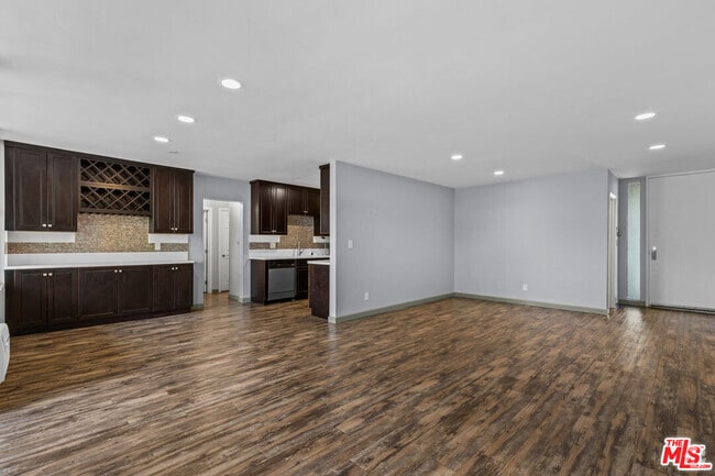 Building Photo - 1200 Flores St Unit 202 Rental