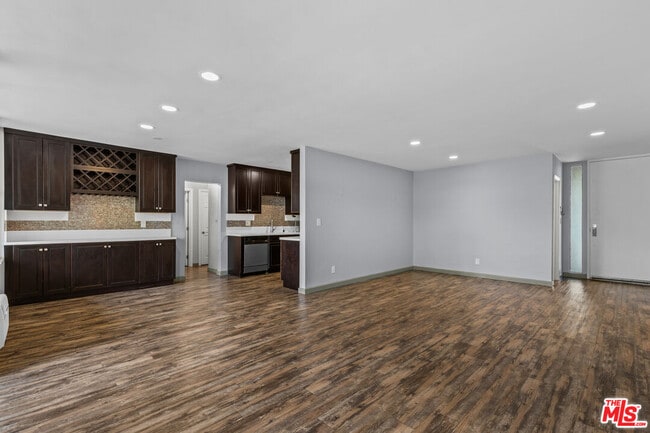 Photo - 1200 Flores St Unidad 202 Rental