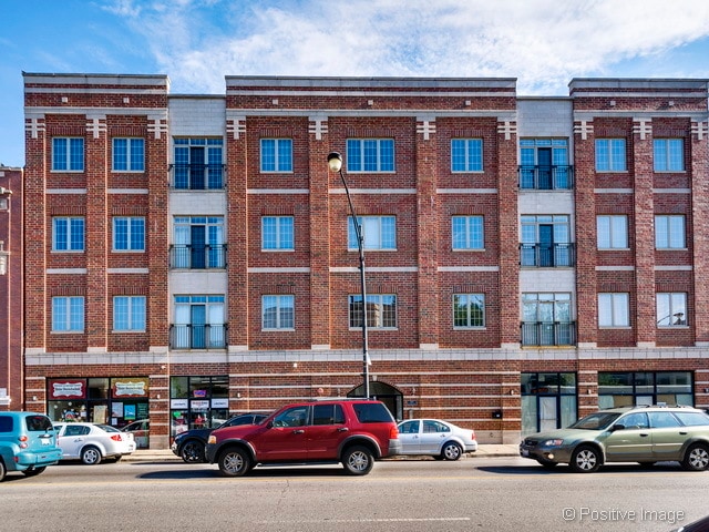 Building Photo - 1453 W Irving Park Rd Unit 304