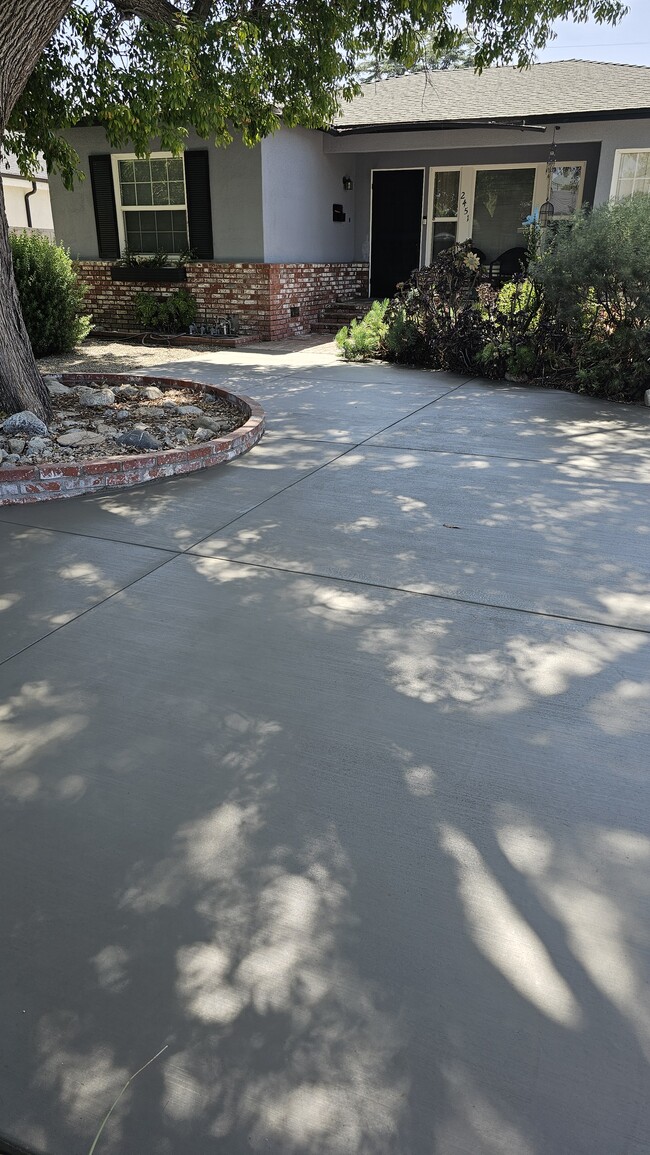 Photo - 2451 Graydon Ave