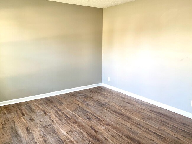 Photo - 512 Kellia Dr