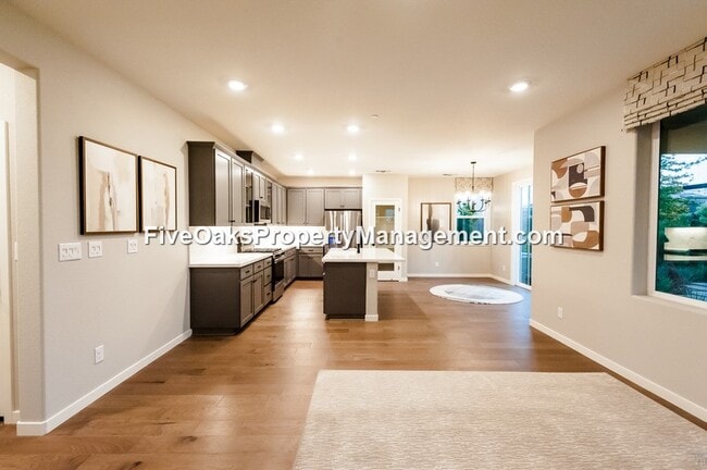 3492 Gallatin Dr