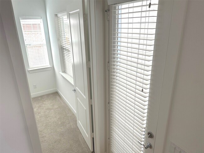 Photo - 4619 Maxie St