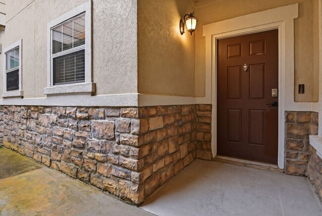 Photo - 16019 Summerville Lake Dr
