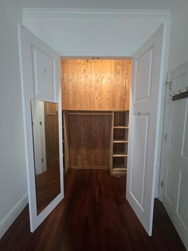 Photo - East 61st Street