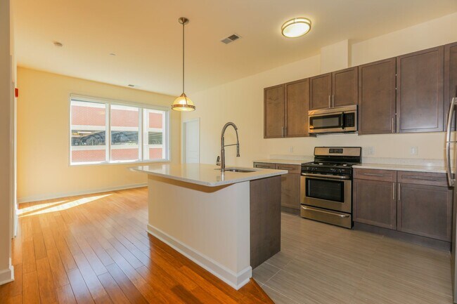 Photo - 2/Bdrm 2/Bath - 1036sf - Waterfront