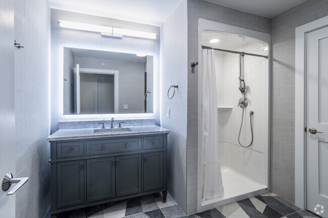 #303 - 2BR, 1BA - 1,361SF - Bathroom