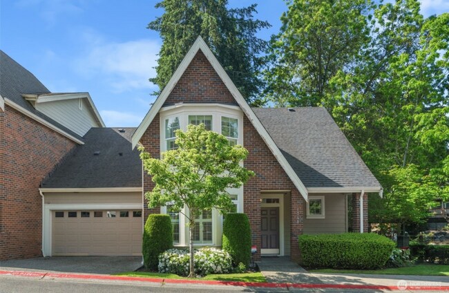 Photo - 1340 Bellevue Way SE Townhome