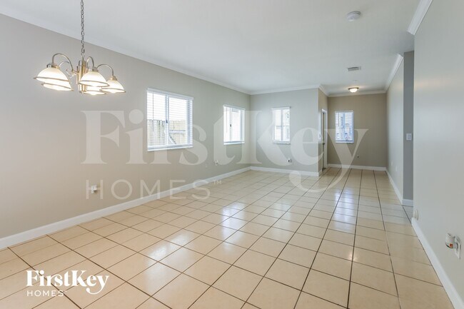 Photo - 2530 NE 41st Terrace