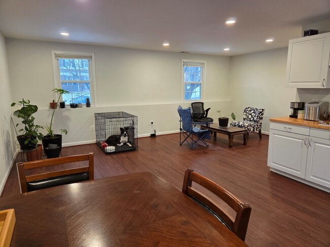 207 N Cameron St Unit Basement Apartment