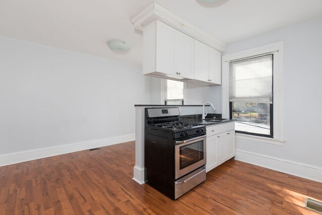 Photo - 1371 Chapel St Unit 1371-1F