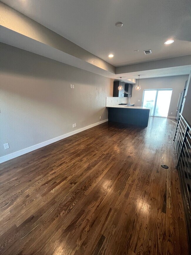 2858 Hazel Ct
