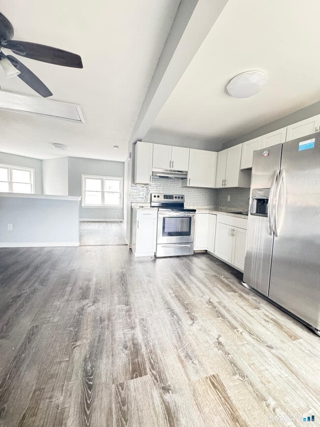 Building Photo - 33 Pond St