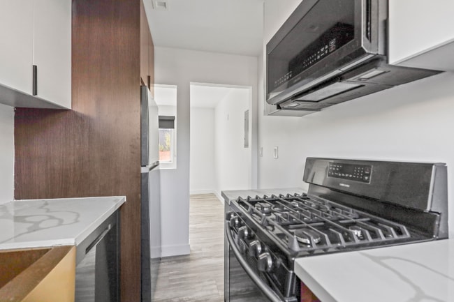 Photo - 2814 Sichel St Unit 2