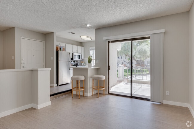 2BR, 1BA - 864SF