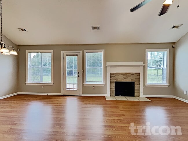 Photo - 195 Falcon Ridge Dr
