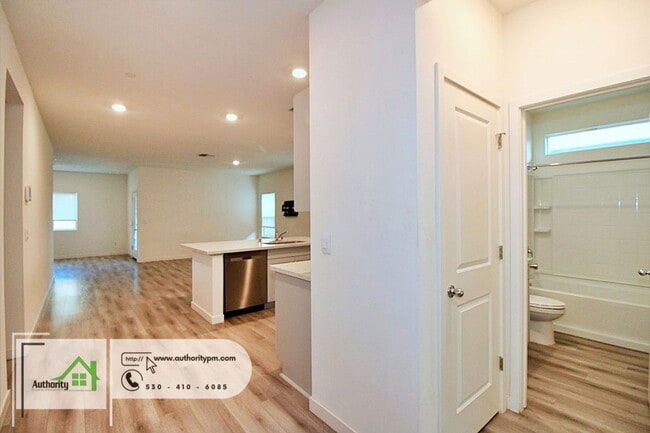 Photo - 3010 Silverstone Dr