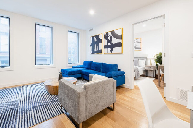 Building Photo - 28 E 13th St Rental