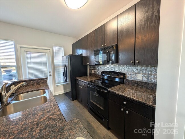 Photo - 841 Seigle Point Dr