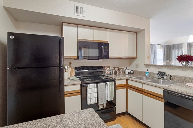 Building Photo - Culture, Dining & Parks Just Minutes Away! Unit GCW Rental