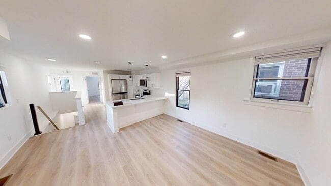 Photo - 331 E Ann St Unit 2