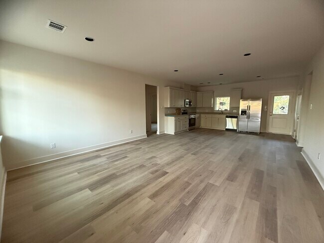 Photo - 106 Kirkland St