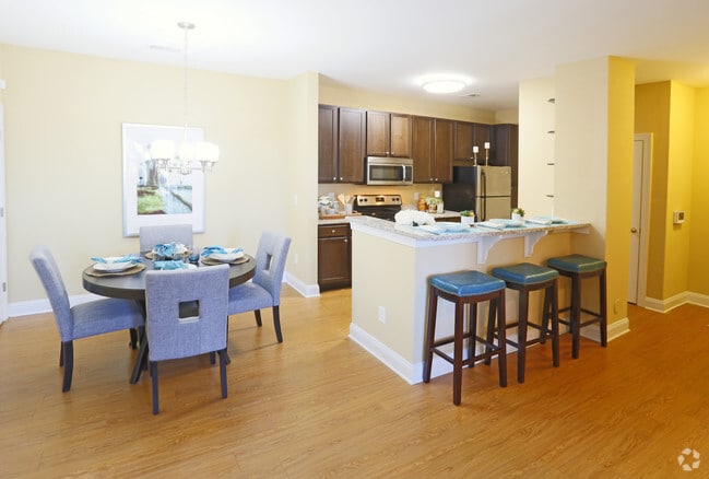 2BR Dining Room/Bar - Gateway at Rock Hill