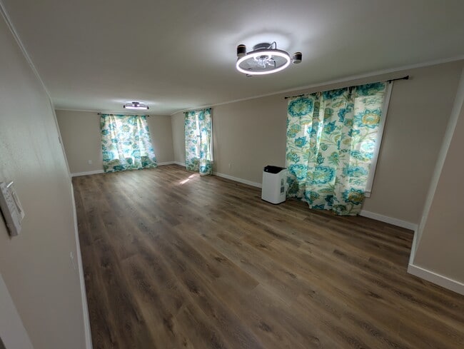 Photo - 41 E Sloss Ave