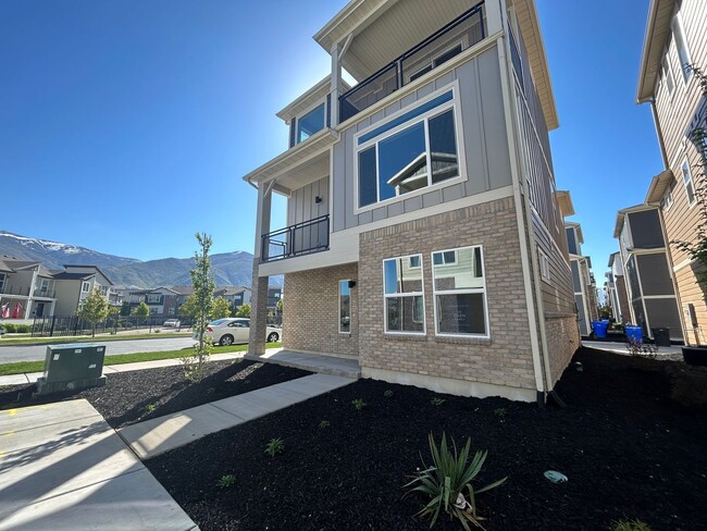 3 Bedroom 3 Bathroom Home in Farmington Utah! - 3 Bedroom 3 Bathroom Home in Farmington Utah!